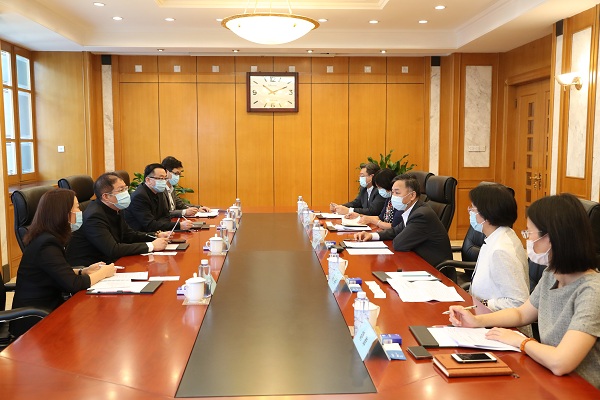 Gan Shaoning, deputy director of the State Intellectual Property Office, met with the global executive vice president of AstraZeneca Pharmaceutical Co., Ltd. and his party in Beijing